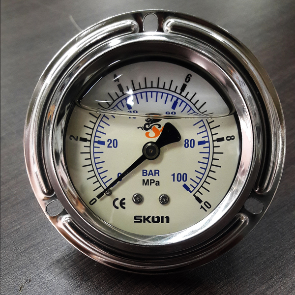 Grande man metro de aceite2