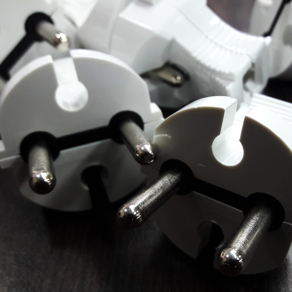 Grande clavija 220v3